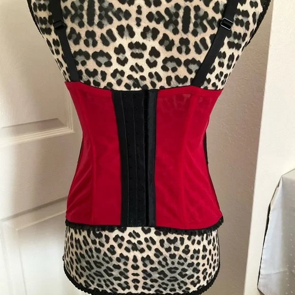 Cacique Red and Black Lace Bra - Picture 10 of 13